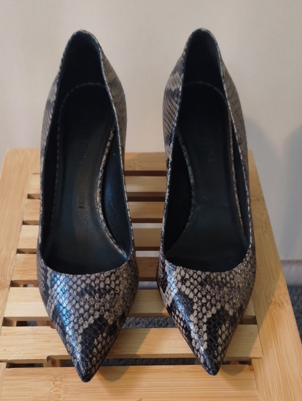 Like New M. Gemi Snake-Print Pointed-Toe Pumps in Black and Gray Size 37 1/2